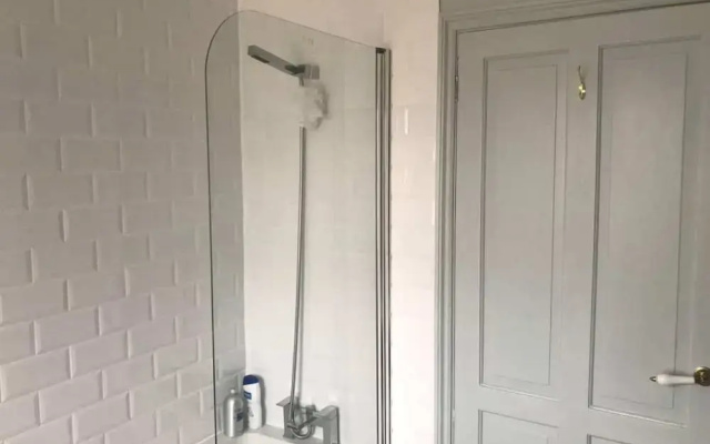 Newly Refurbished 4 Bedroom House in East London