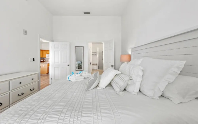 Remarkably Updated 3/2 in Seagrove Highlands - Gulf Views Sleeps 9!