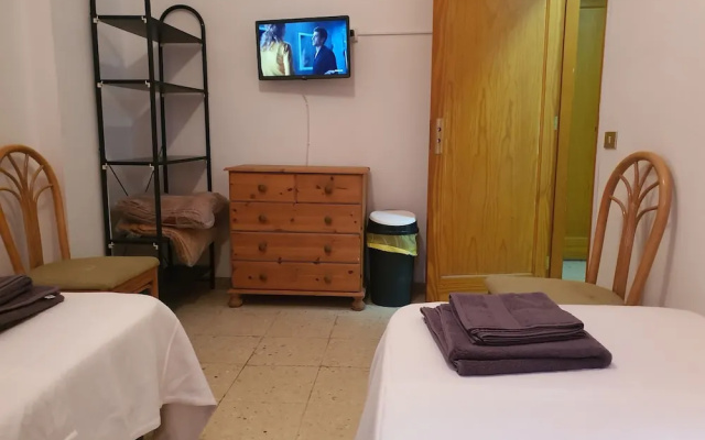 Budget Rooms at Jumbo (15 minutes walk)