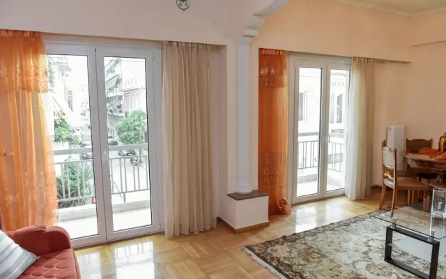 Cozy & Spacious Apartment in Central