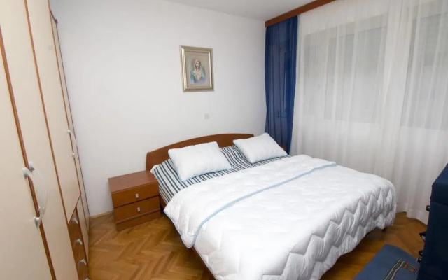 Apartment Jerko - 200 m from beach