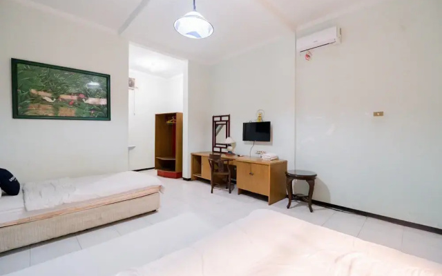 Palereman Hotel RedPartner Near Jatim Park 1