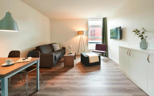 7THINGS - hotel & apartment	