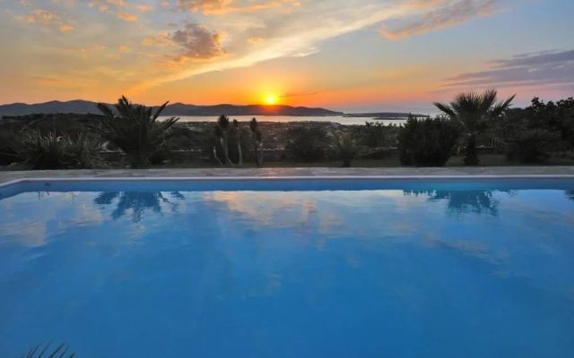 Parian Holiday Villas
