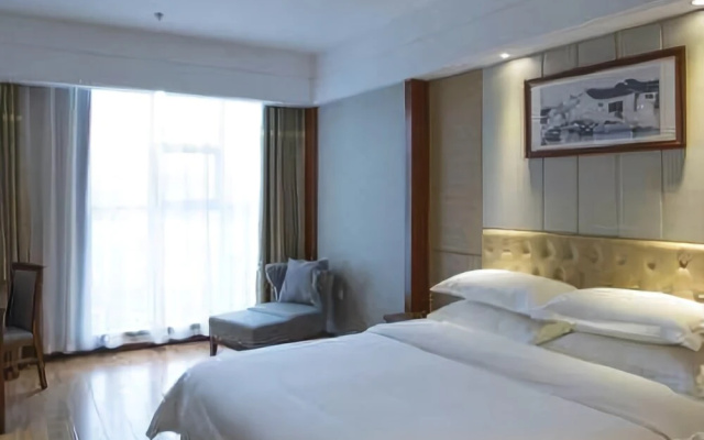 Xinqidian Hotel (Yongshun Furong Town)