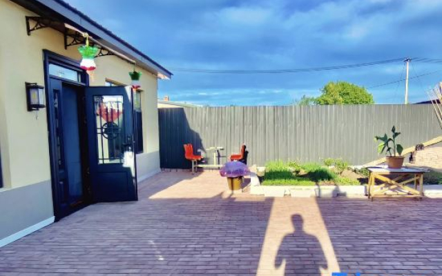 Luhua Court Homestay