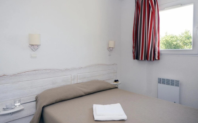 Apartment in Hilltop Setting