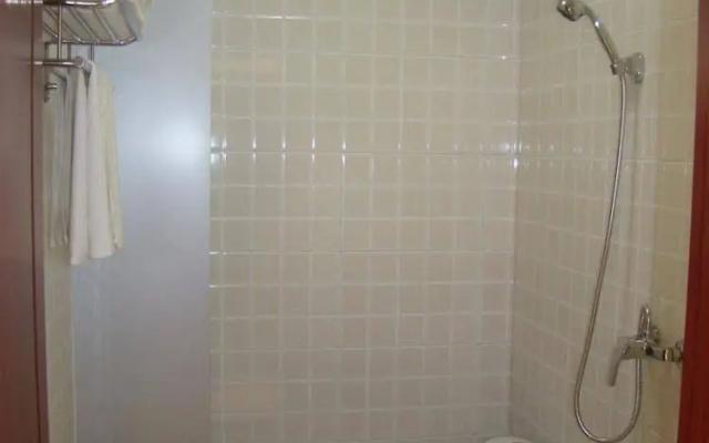 Chenxu Business Hotel (Qingdao Ocean University)(晨旭商务宾馆(青岛海洋大学店))