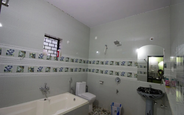 OYO 12852 Home Peaceful 2BHK Ashwem
