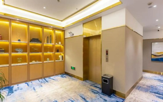 Qigu Hotel (Hangzhou Binkang Road Metro Station)