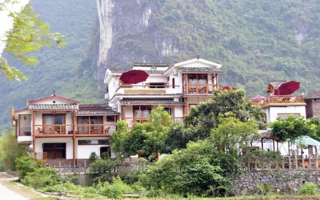Yangshuo Phoenix Pagoda Fonglou Retreat
