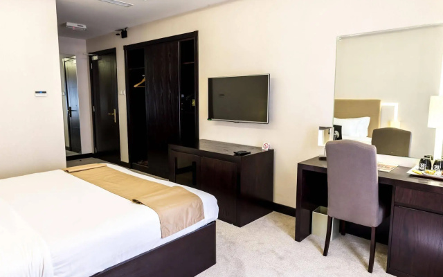 Al Qurum Resort