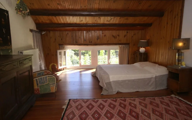 Quaint Holiday Home With Private Pool in Piolenc France