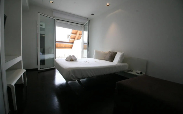 15.92 Hotel