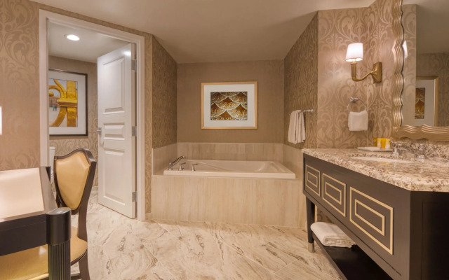 Курорт Paris Las Vegas Resort & Casino