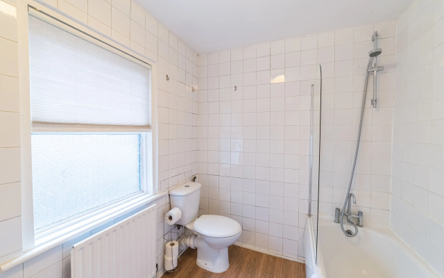 Spacious Studio Apartment Soho Square