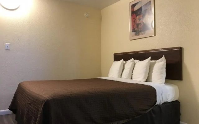 Relax Inn of Medford