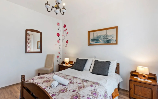Lovely Apartment in Pakoštane With Private Swimming Pool