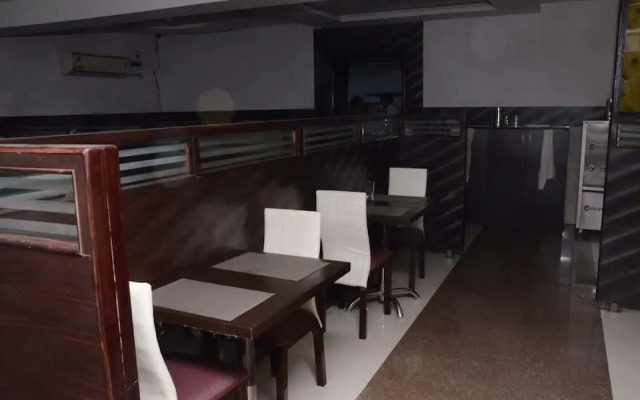 Hotel Mars Near Airport