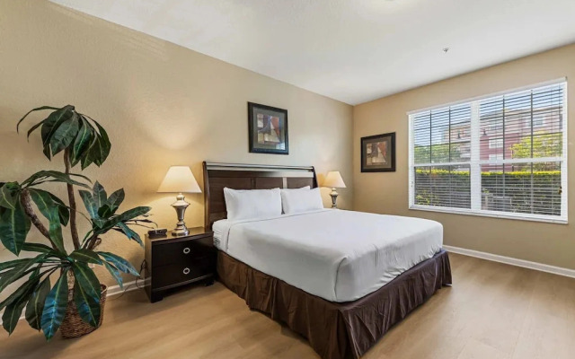 5036 Shoreway Loop # 105