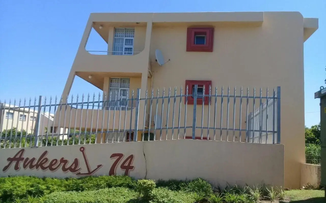 Uvongo Lucian Blue Flag Beach Apartment