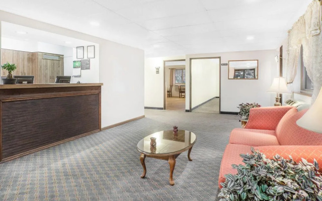 Super 8 By Wyndham Queensbury Glens Falls/Lake George Area