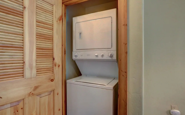 Mountain Thunder 202 2 Bedroom Townhouse by Redawning