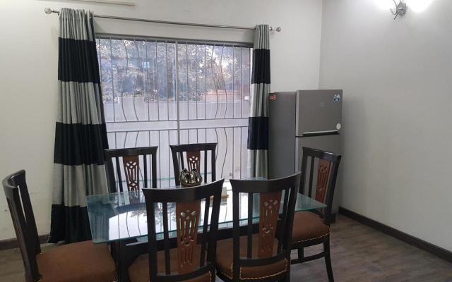 Holiday Inn Suites