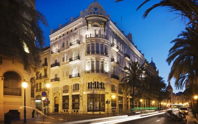 Отель One Shot Palacio Reina Victoria 04 Испания, Валенсия - 3 отзыва об отеле, цены и фото номеров - забронировать отель One Shot Palacio Reina Victoria 04 онлайн вид на фасад