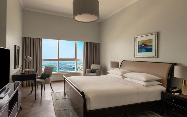 Dubai Marriott Harbour Hotel & Suites