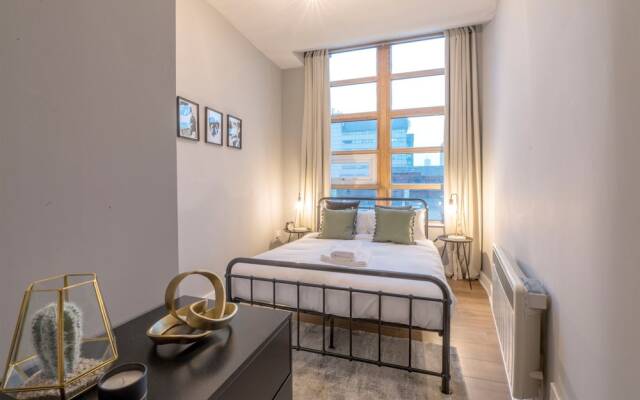 Апартаменты 2 Bedroom Apartment Near Manchester Victoria комната для гостей