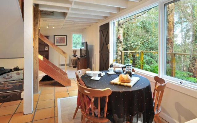 Santosa Cottage