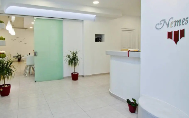 Nemesis Rooms And Apartments