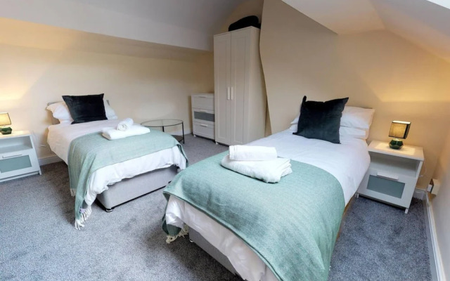 Westminster Luxe Stay City View 3BR Bradford