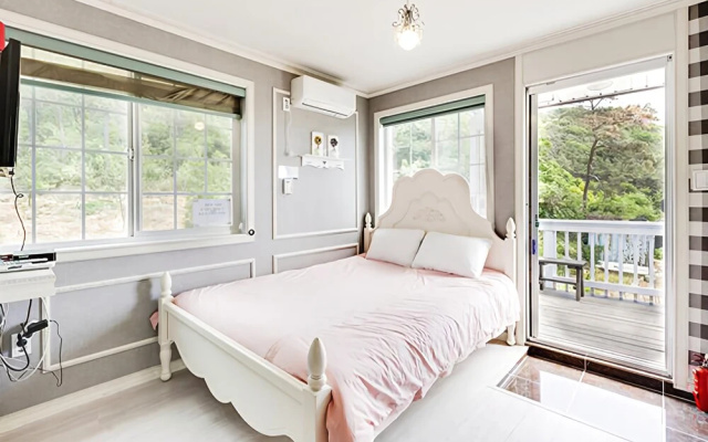 Daebudo White Pension