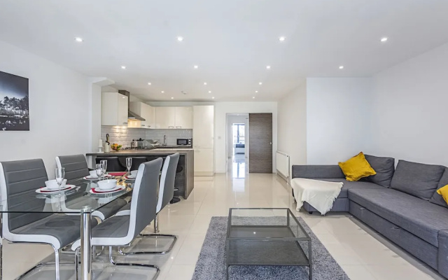 Canary Wharf Stylish Apartment