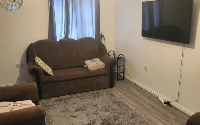 City Centre - 2 Bedrooms - Pet Friendly - Garden