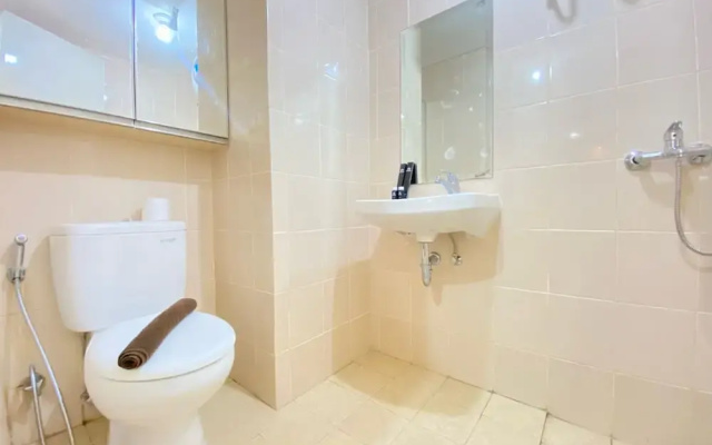 Classy Chic Studio Room At Apartment Parahyangan Residence Bandung