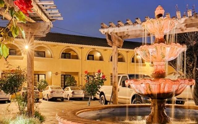 Отель BEST WESTERN PLUS Brookside Inn вид на фасад