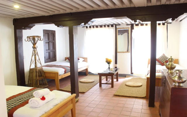 Hiranya Guest House