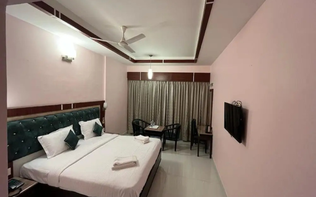 Chandra Royal Inn
