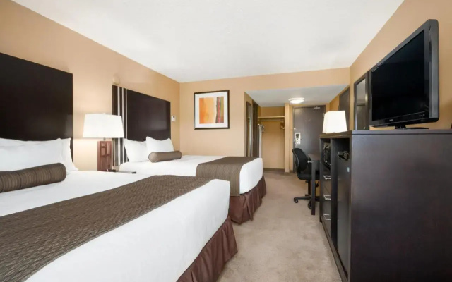Econo Lodge Causeway Bay