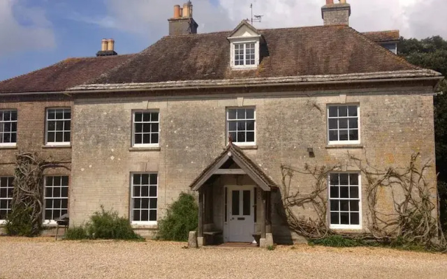 Manor House Moreton - Entire Holiday Home
