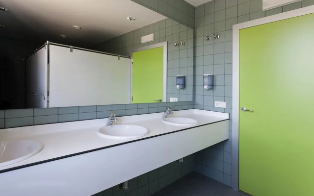 Youth Hostel Non Stop Inn by IrriSarri Land