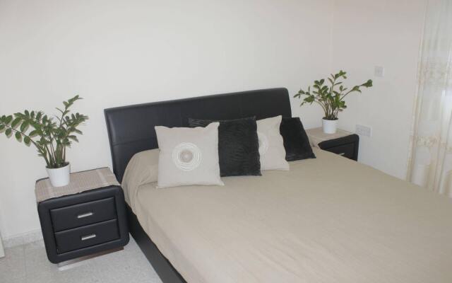 Отель Chloe'S Lettings Кипр, Пафос - отзывы, цены и фото номеров - забронировать отель Chloe'S Lettings онлайн вид на фасад