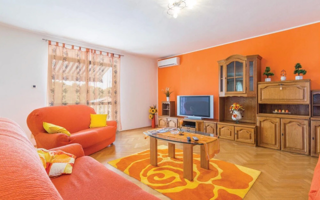 Awesome Home in Sumber With Sauna, Wifi and 7 Bedrooms