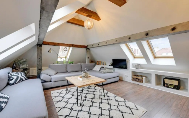 Wood Loft Apartment