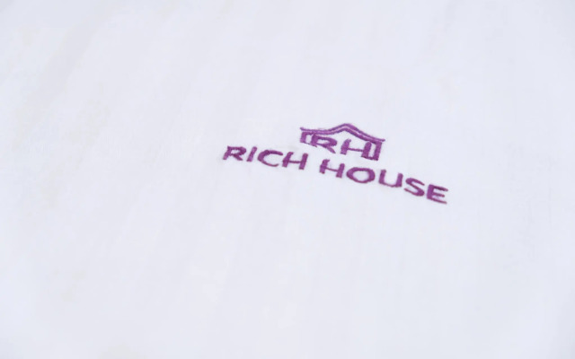 Rich House на проспекте Нуркена Абдирова 37/2