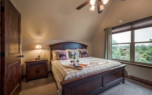 Casa Oso Grande - Four Bedroom Cabin with Hot Tub