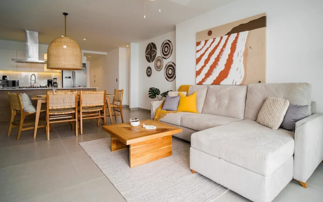 Luxury 3 Bedroom Apartment at the Beach